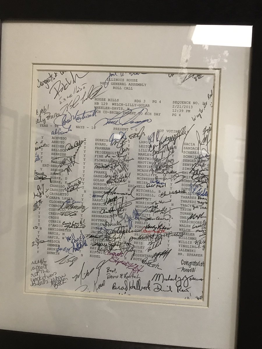 SpeakerWelchIL's tweet image. It&apos;s tradition in the IL-House for members to sign the official roll call vote when a new member passes their first bill. #bringbackcursive