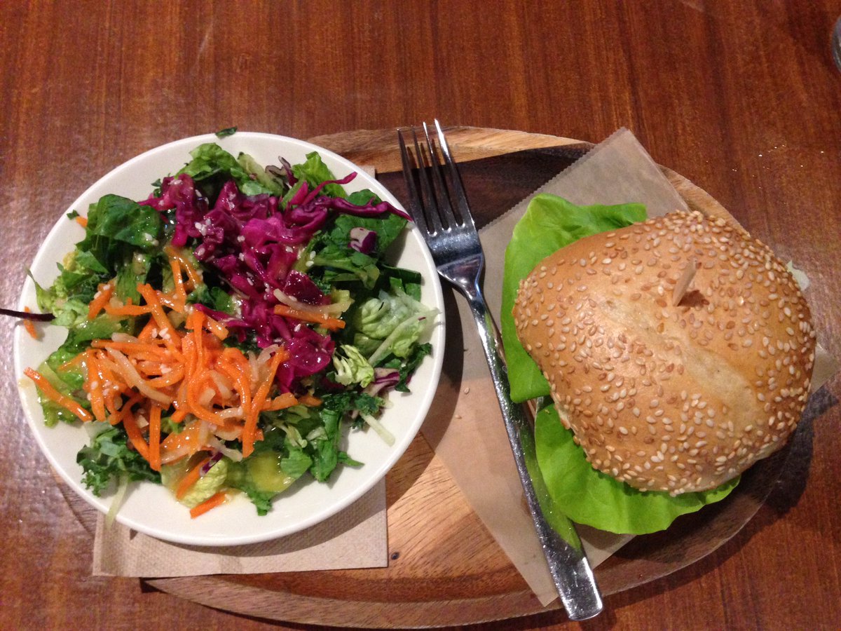 CITYpeekBalt's tweet photo. Burger at @DoobysBmore! #mtvernon #hellodinner https://t.co/yk4cvfhrQR