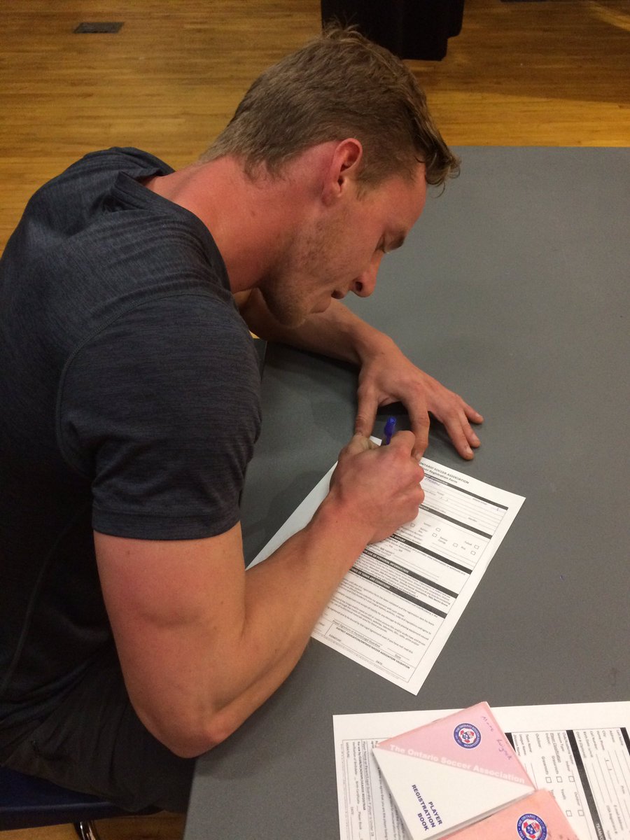 DunnvilleUnited's tweet photo. Former DUSC Golden Boot Champion @10trischuk is back for the 2017 season #Additions #Smoothie https://t.co/tfTULp9jqC