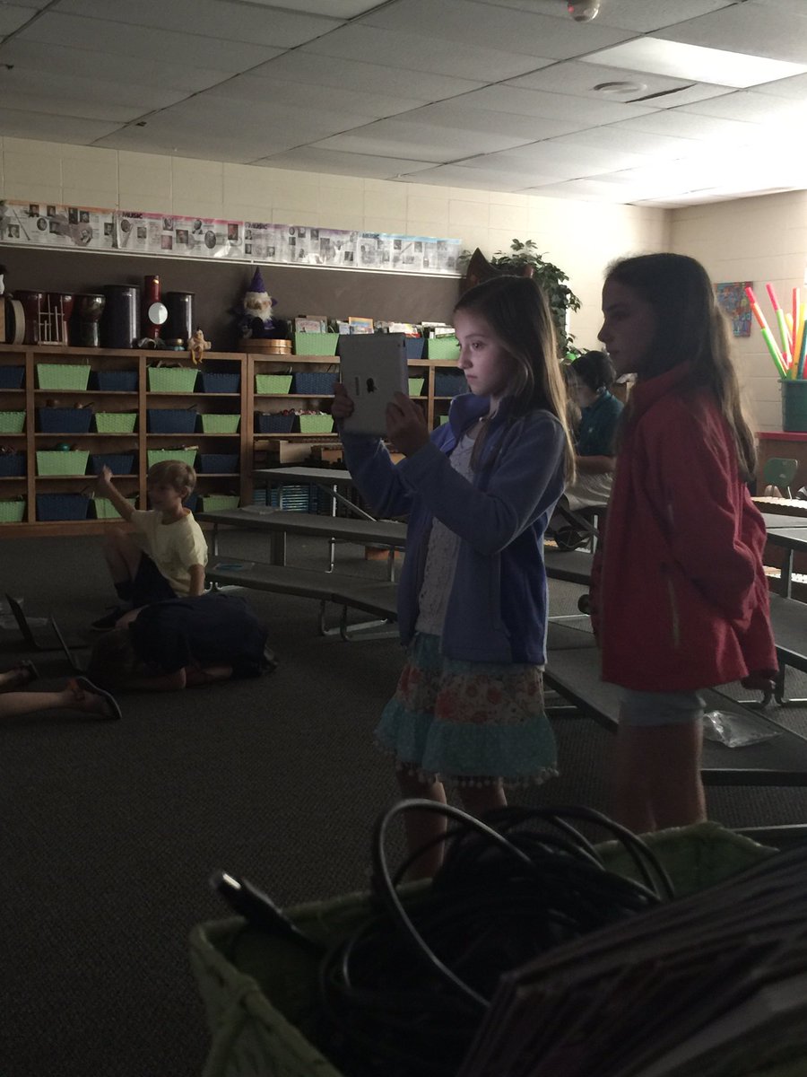 vheemusic's tweet photo. 3rd Graders are recording their AudioCube compositions! #CreatePlayLearn https://t.co/TzPVnaWLQK