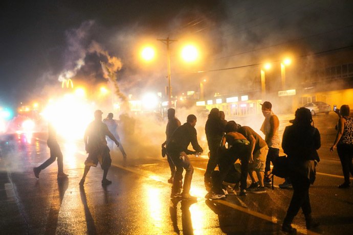 jaybeware's tweet photo. Sean Spicer, lying, "not even Hitler used chemical weapons"

Police in Ferguson, USA in 2014: https://t.co/4fyJgvarJf