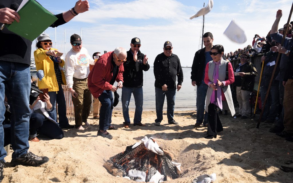 SockObsessed's tweet image. #Spring - Boating Season Is Here and You Know What That Means: Time to Light Your #Socks on Fire - ow.ly/OTnP30aIcP4