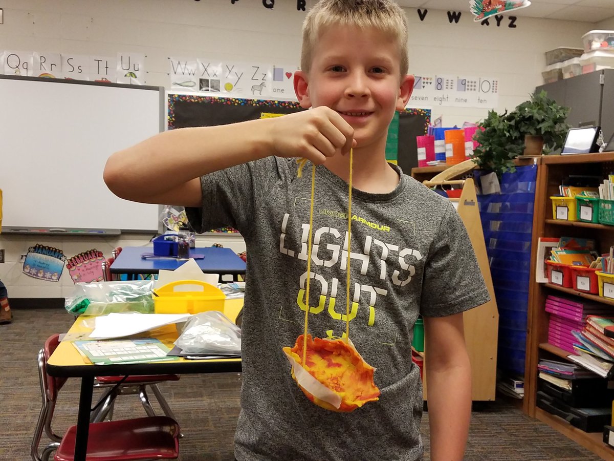 KC1stJungle's tweet photo. More Easter basket making and their final projects. #KatEdChat https://t.co/y3btepJQGw