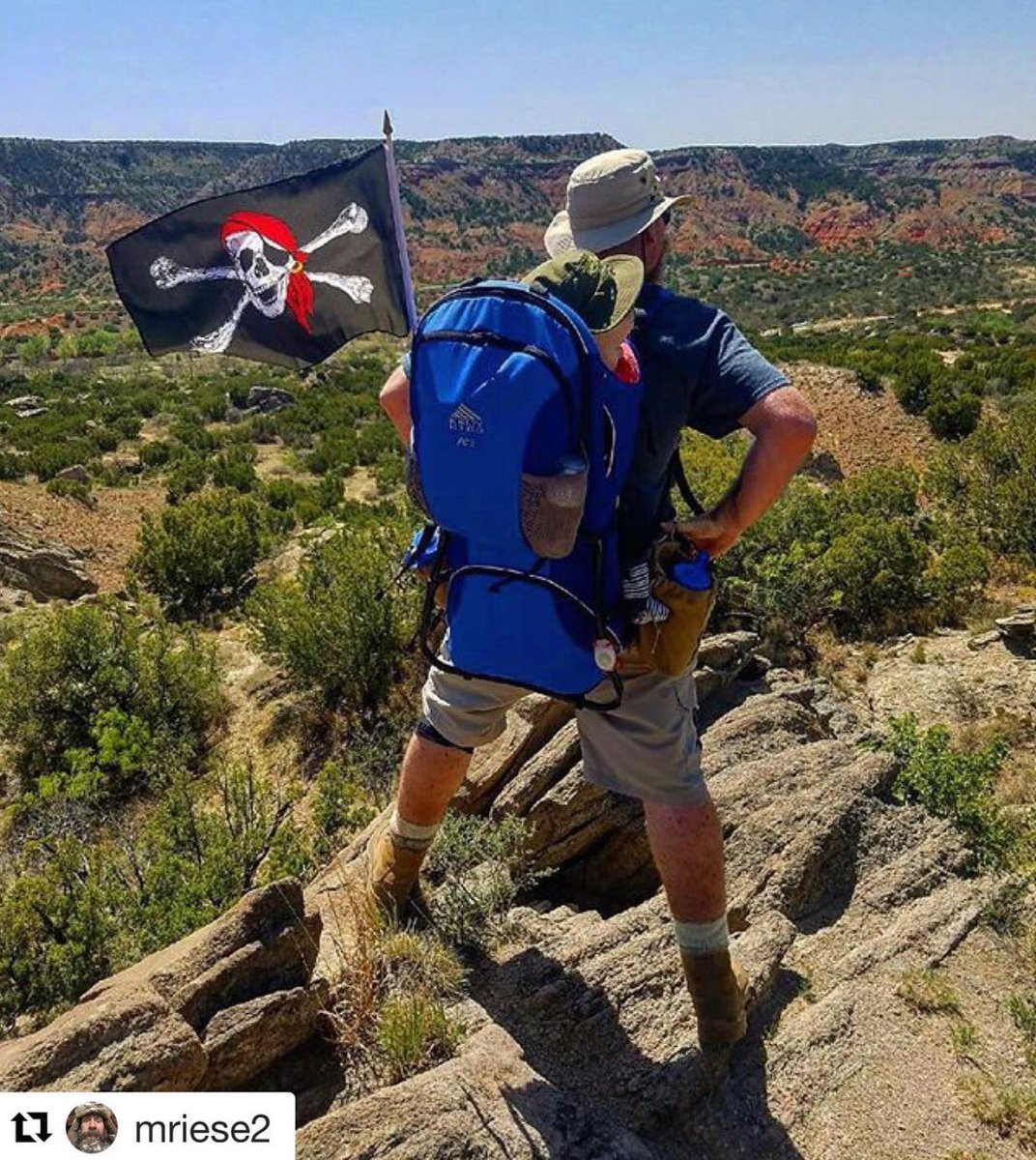 hopslice's tweet photo. You may be cool, but you're not hiking @palodurocanyonsp with a pirate flag cool! 🍕☠️ #palodurocanyon #amarillo https://t.co/qpbHX3Tpem