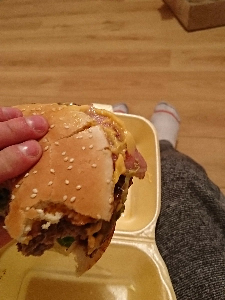 manisaucelgars's tweet photo. Es pirms mēneša:"kad dzīvošu viens, gatavošu ēdienu tikai mājās pats.
Es tagad kad dzīvoju viens, katru vakaru: https://t.co/1TqHxYC7sM