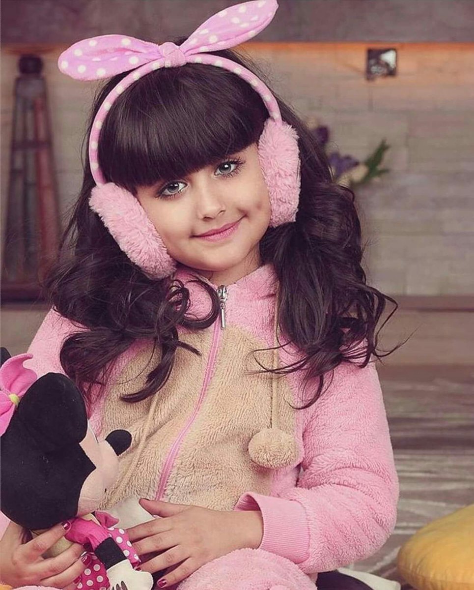 Moon8032's tweet photo. علىٰ بحّة صدى صوتك

  يزين الصبح في عيني

 ♡'💞 https://t.co/6U1KHW2vNg