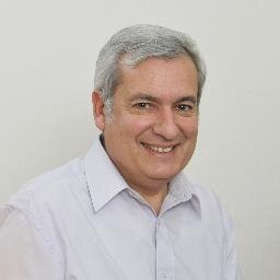 SinvueltasRZ's tweet photo. Entrevista en VIVO con el diputado nacional #UCR por La Pampa @FcoTORROBA charlando de politica y actualidad @larzradio https://t.co/fHoMMC8XXn