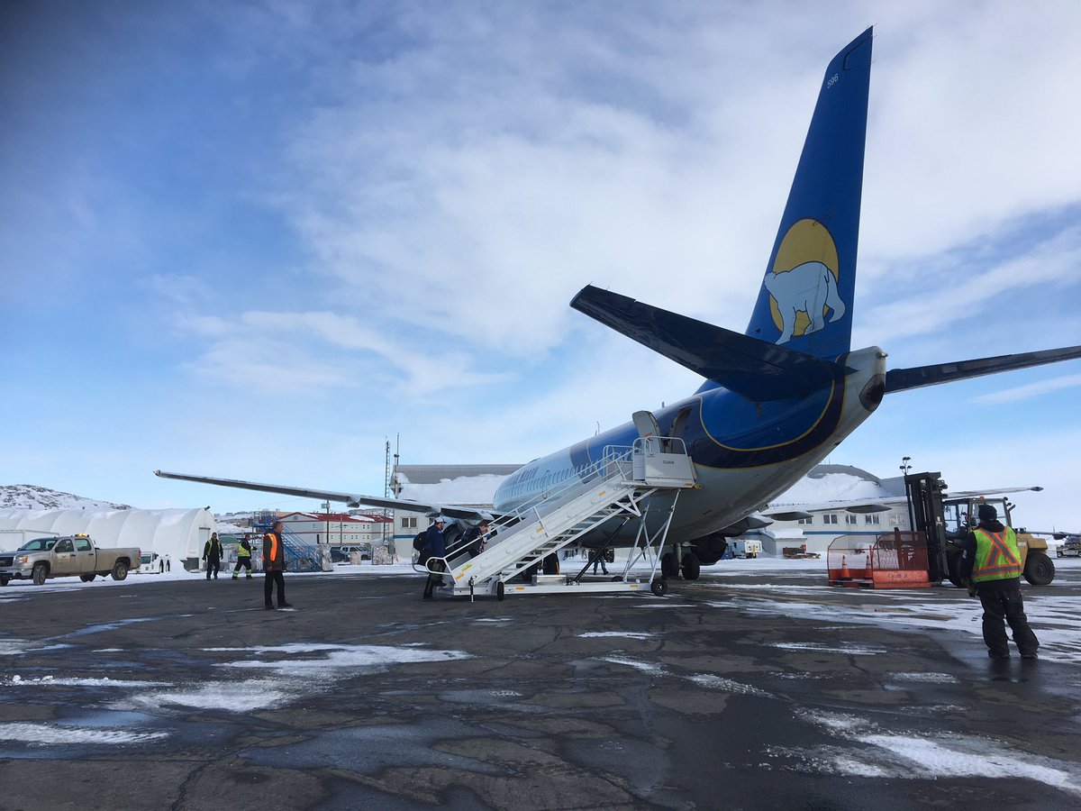 FrankReardon1's tweet photo. On my way to #FlyYOW on a @BoeingAirplanes @CanadianNorth #CGZCN #B733 via #YFB #Nunavut #YFBSpotters #AVGEEK https://t.co/Tq8xTyUZtr