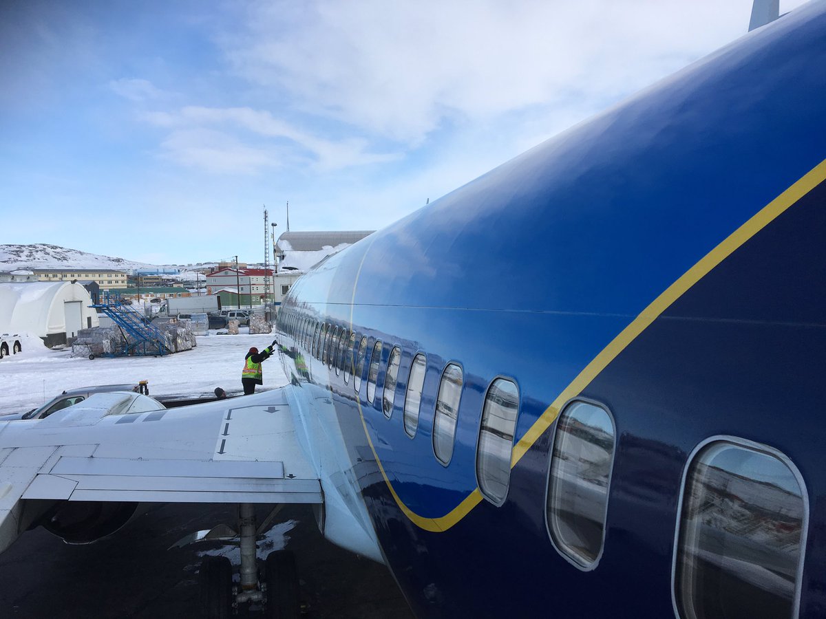 FrankReardon1's tweet photo. On my way to #FlyYOW on a @BoeingAirplanes @CanadianNorth #CGZCN #B733 via #YFB #Nunavut #YFBSpotters #AVGEEK https://t.co/Tq8xTyUZtr