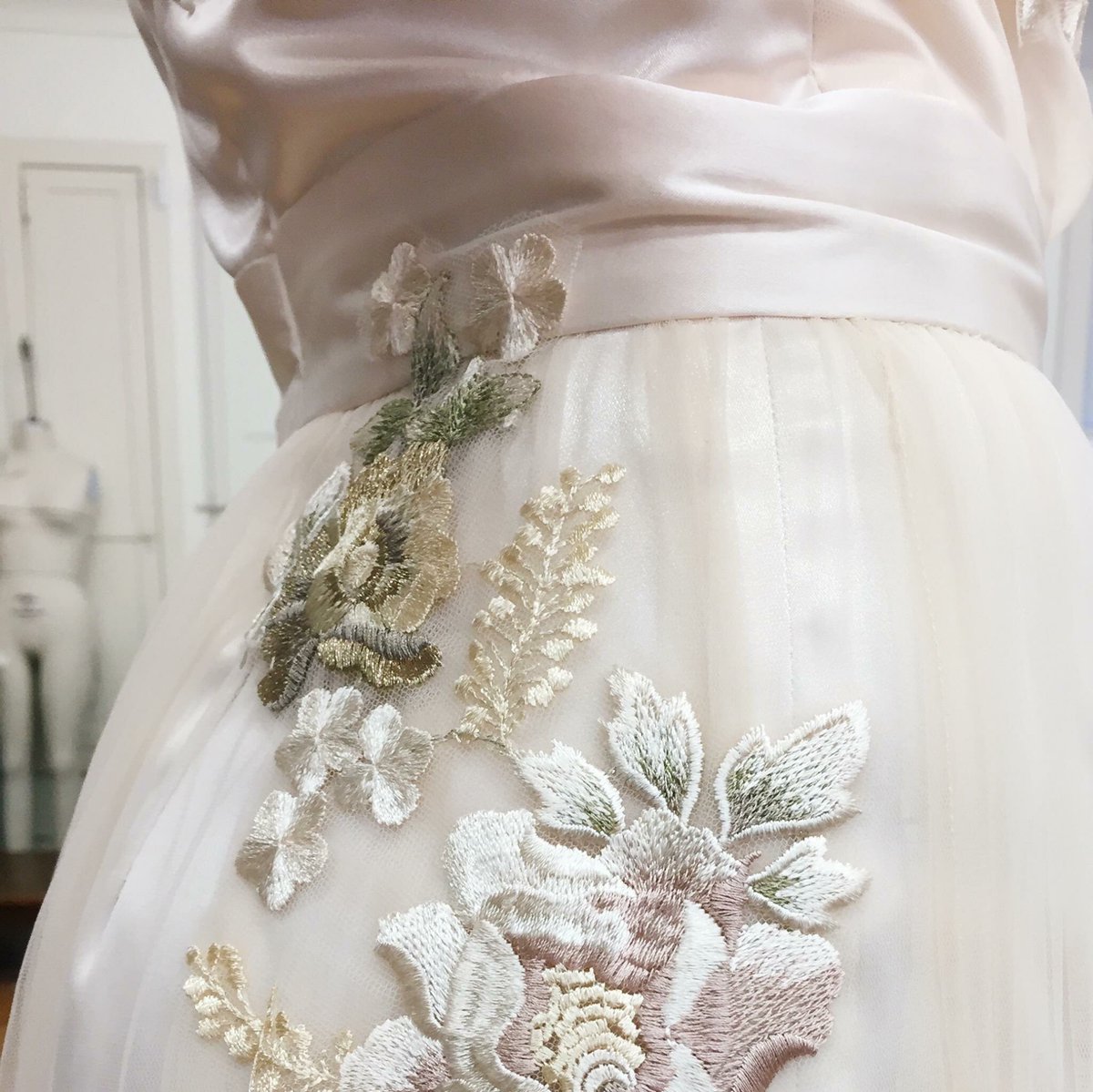 univfashgroup's tweet photo. Details from one of @RachelSpross 's designs! 8 days until #UTSYNTHESISโจ RSVP here: https://t.co/sT9iUL9rIO https://t.co/94b4zC5efs