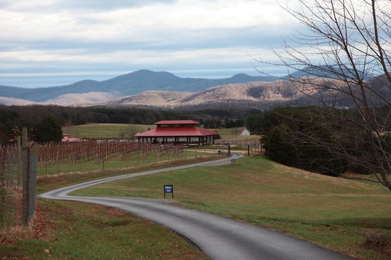 massanuttenrent's tweet photo. Visit Afton #Mountain #Vineyards on your family #vacation to #Virginia. Its Just 26 miles from #Mcgaheysville https://t.co/1AZ4eMZNMz
