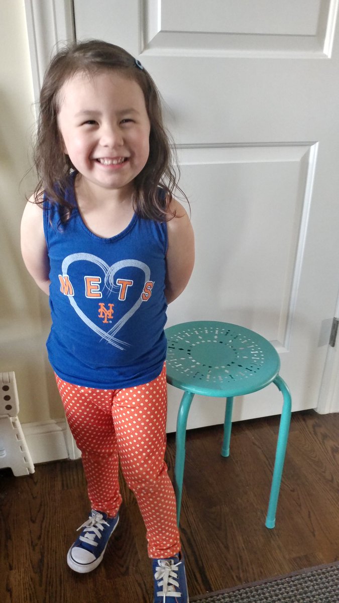 LisaAnnNg's tweet photo. Shea insisted on wearing her @Noahsyndergaard jersey to school today. Pardon her messy hair. #Mets #sny #NewYorkMets #LetsGoMets #Shea https://t.co/shH4wSziI7