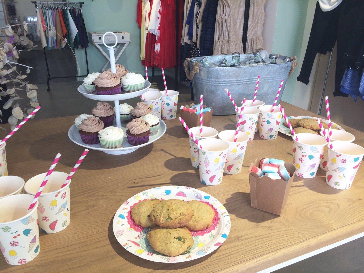 notasconestilo's tweet image. ¡Candy Bar para @dandara_spain 😋! #deco #eventos #cordobasp #candybar