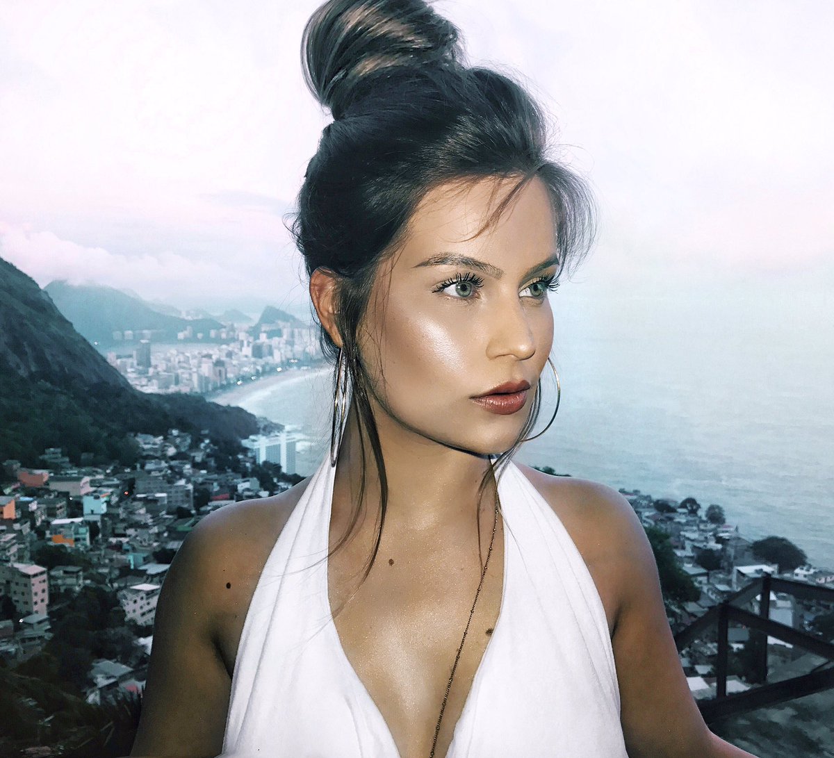 nanigazinski's tweet photo. Amando conhecer cada cantinho desse lugar! 💕 Rio, eu já te amo! (ps: o pôr do sol nesse lugar é incrível!!!) https://t.co/KreVSf1sr9