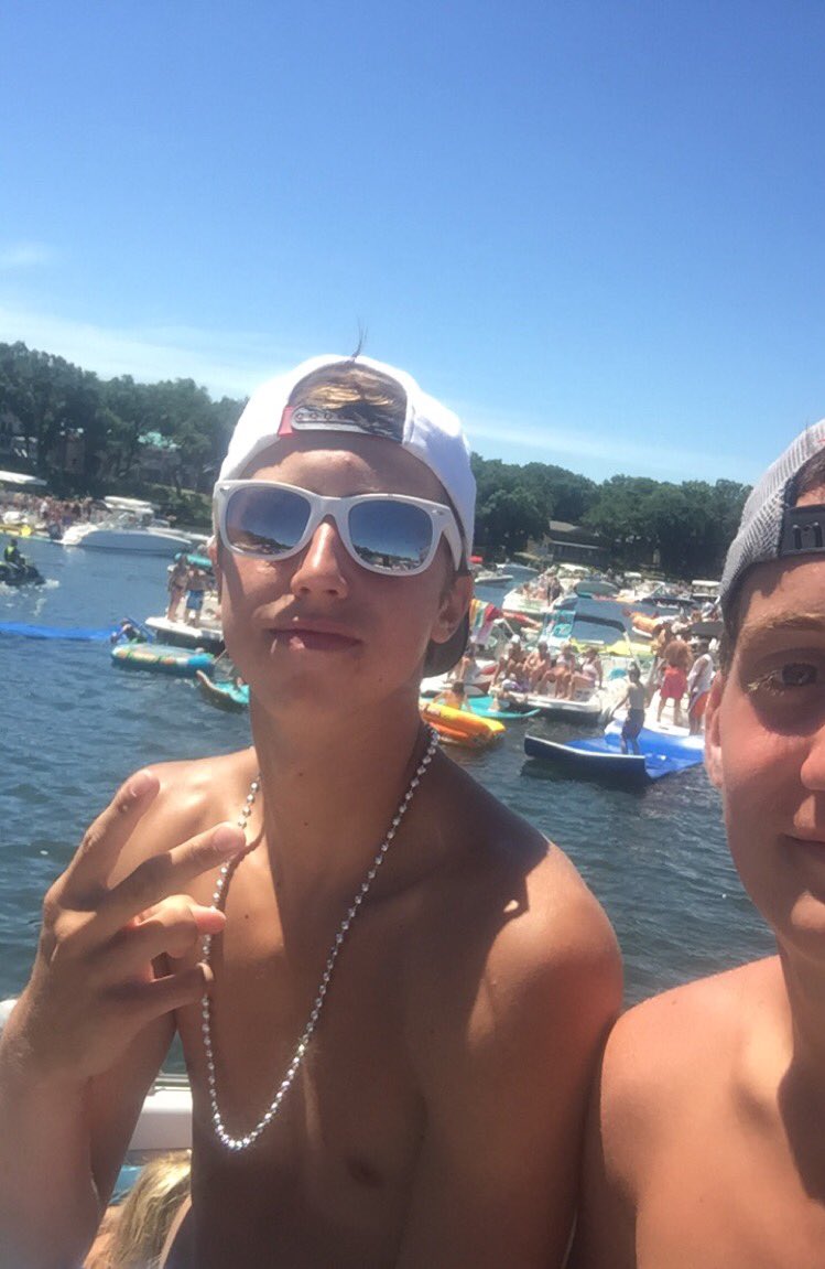 dvreug8's tweet photo. Happy Birthday ig @bvisser_44 https://t.co/S21T38trbS