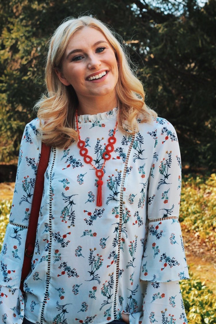 ShopDunitz's tweet photo. Love @imjust_thebaum blog today about coral (Our #dunitz #fairtrade) necklace matched with her floral top! Read on. https://t.co/omRceeGtlK https://t.co/Y29mAvJ9Sj