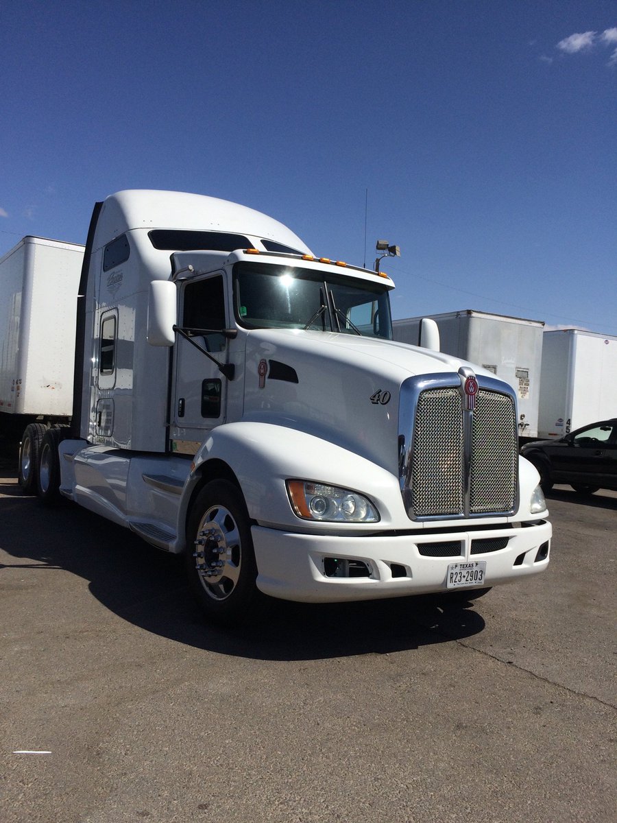 semitrucksales's tweet photo. For Sale: 2013 KW T660 with 450 cummins and 10 speed/Diamond VIT/full gauges&amp;navigation/24.5LP virgin tires.750k miles $39950 - el paso, tx https://t.co/Aw73K1bZBM