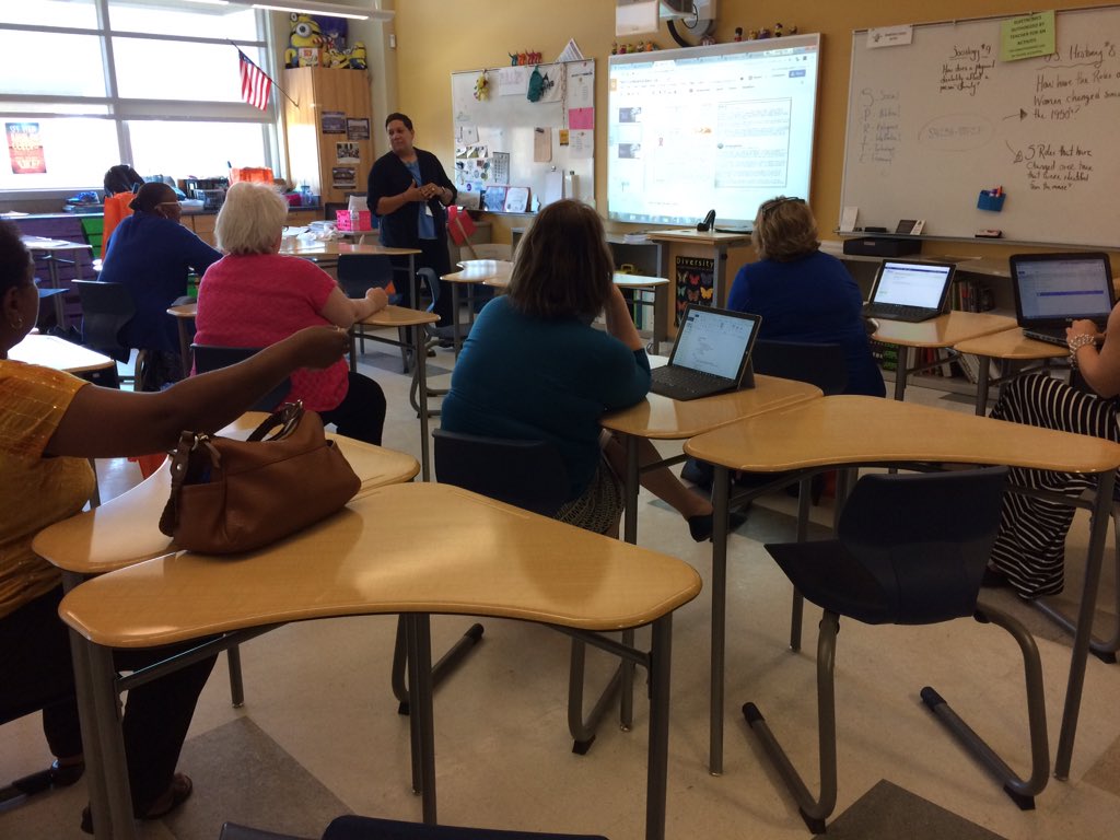 sharpe_terri's tweet photo. #csddivedeep @Melissa_White01 presenting about Google for administrators https://t.co/biqP3avKmg