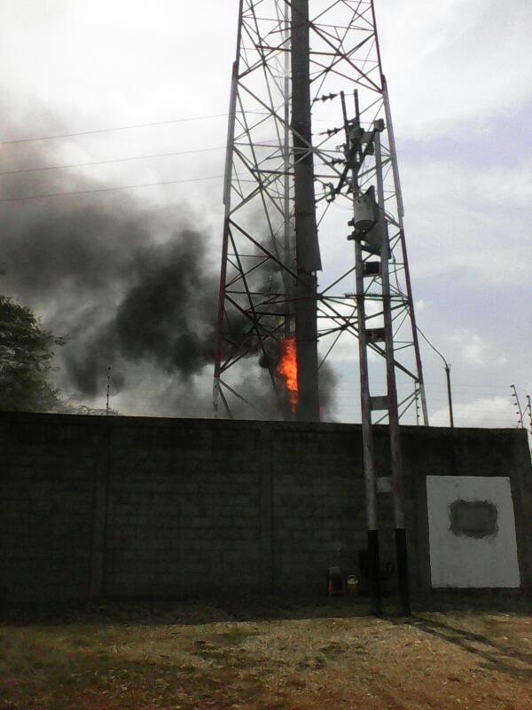 ¡Terrorismo! Incendiada la radiobase de Movilnet en los Valles del Tuy wp.me/p7jxjR-s6k