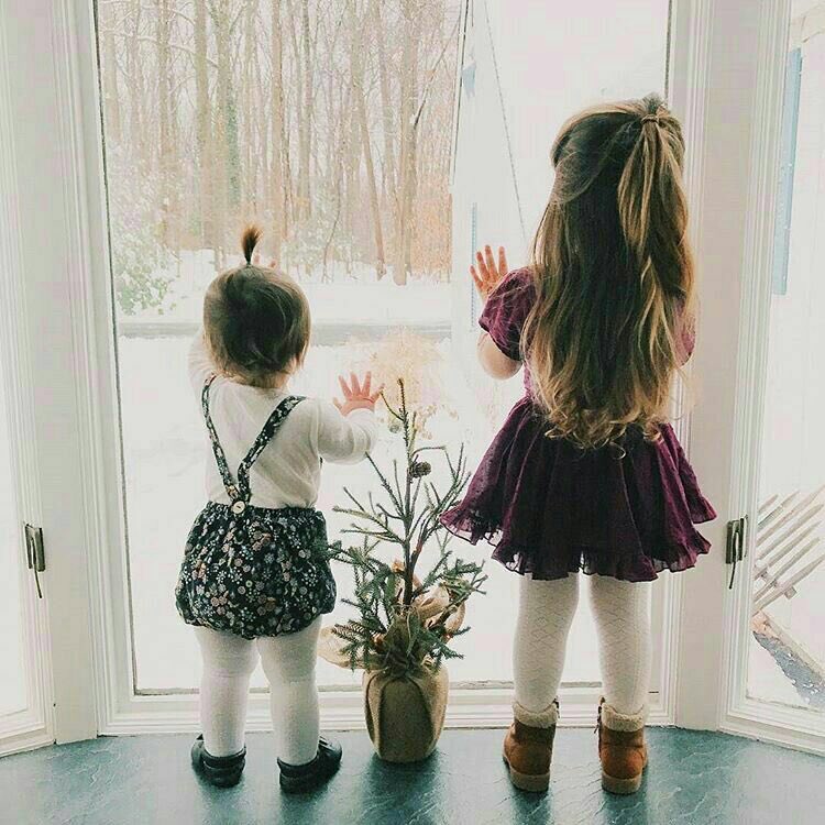 أرقى الناس هو أقلهم حديثاً عن الناس
وأنقى الناس هو أحسنهم ظناً بالناس
وأتقى الناس أكثرهم سعياً لخدمة الناس"