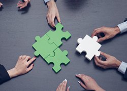 Here's a detailed checklist of #HCM integration with some popular #HRIS systems like #ADP, #iCIMS, #Taleo harbinger-systems.com/drive-workplac… #HRTech
