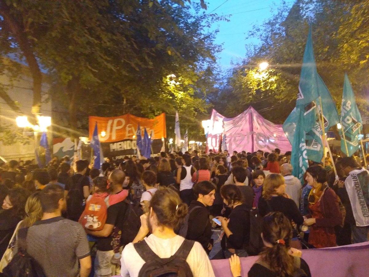 anabelfsagasti's tweet photo. Necesitamos el compromiso de la dirigencia para que no nos sigan matando. #NiUnaMenos en #Mendoza https://t.co/KR5reTEaAY