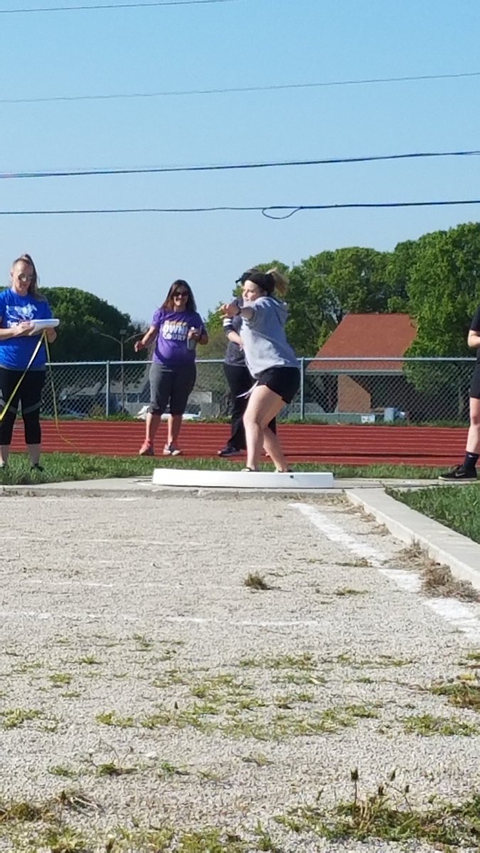JoshNowlin1977's tweet photo. #shmstrack #shotput #prouddad  @aen2004 https://t.co/VxMlPleNBK