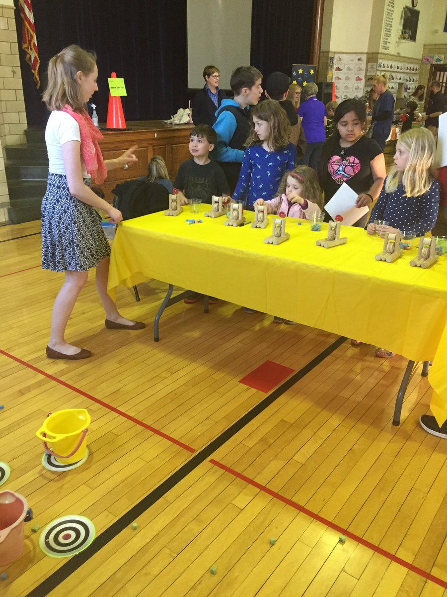 daveknuckey's tweet photo. Family Science at Longfellow Elementary #ThisHouseROCKS https://t.co/sT9hpRhAek