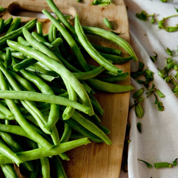 Not only are green beans delicious, they're loaded with vitamin K, manganese, vitamin C, calcium, potassium &amp; more! Great for bone health 💪