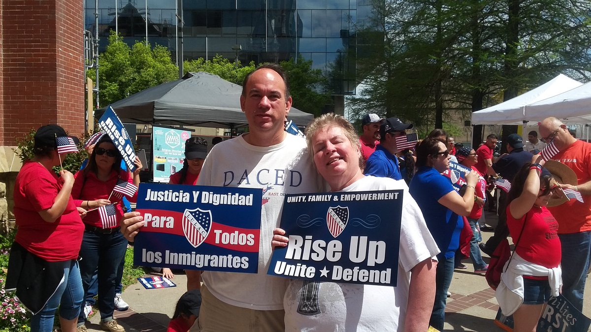 Sergio_Mesquite's tweet photo. Sergio Garcia and Debbie Morgan at #megamarch2017 #DallasTX 4-9-17 #Dallas #Texas #TX https://t.co/YLEojNbvIR