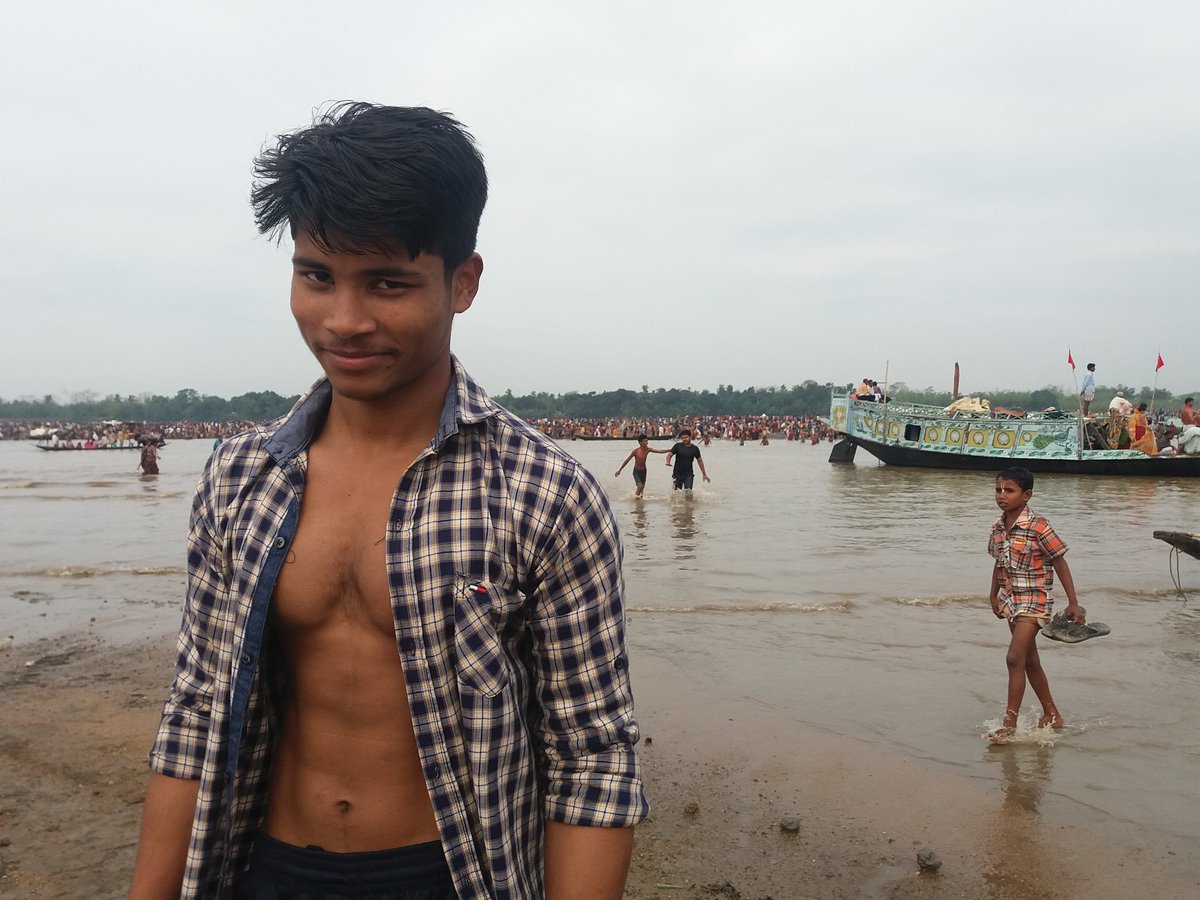 ikdpartho's tweet photo. #Barni with all of my friends @DasZalak , #sotish , #pronoy , #titu .😉 https://t.co/gbokB23og5