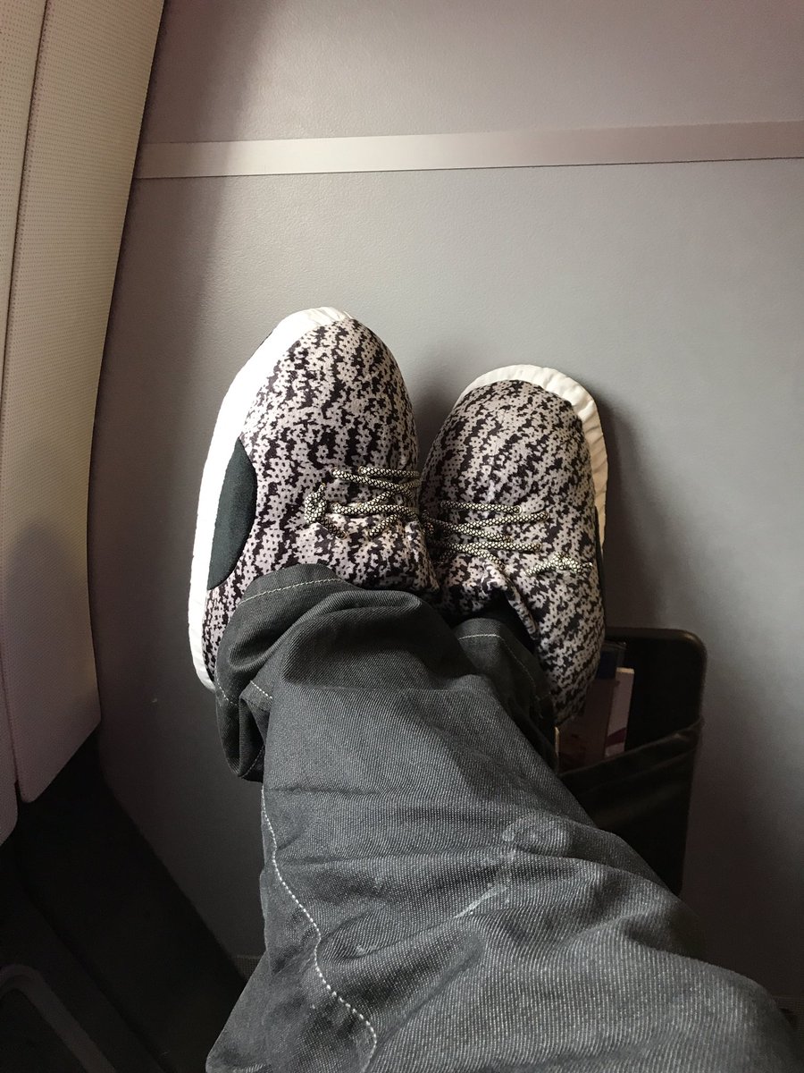 Syndicate's tweet photo. People question my shoe game.
But nothing beats kicking back on the plane in my #Yeezys π€£ π€ #CozyKicks https://t.co/QDCr6U3PKi