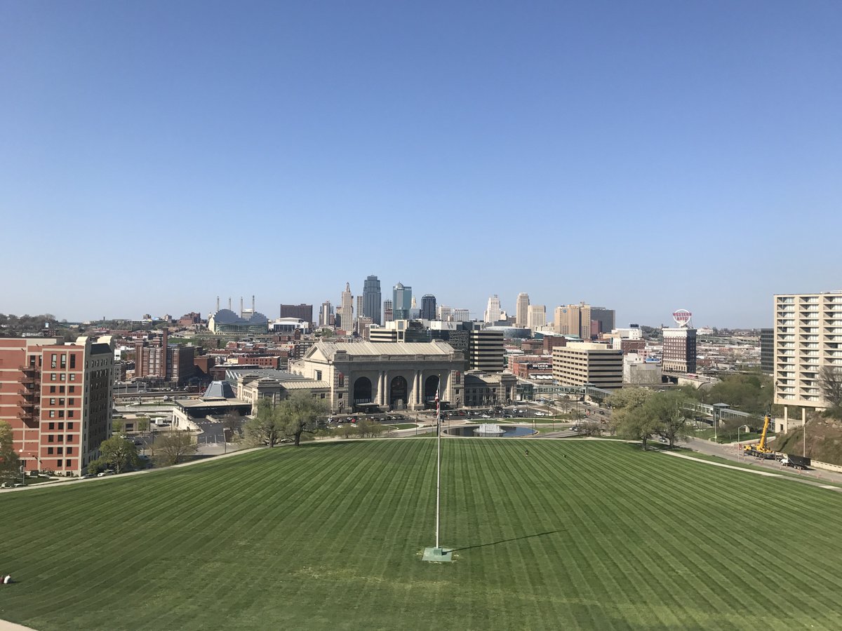 ASCEKristina's tweet photo. Fabulous trip to @KCMOvisiting the #kcasce, students at @UMKansasCity, and the @LindaHall_org! #infrastructure #history @ASCETweets https://t.co/fggFwFpR3L