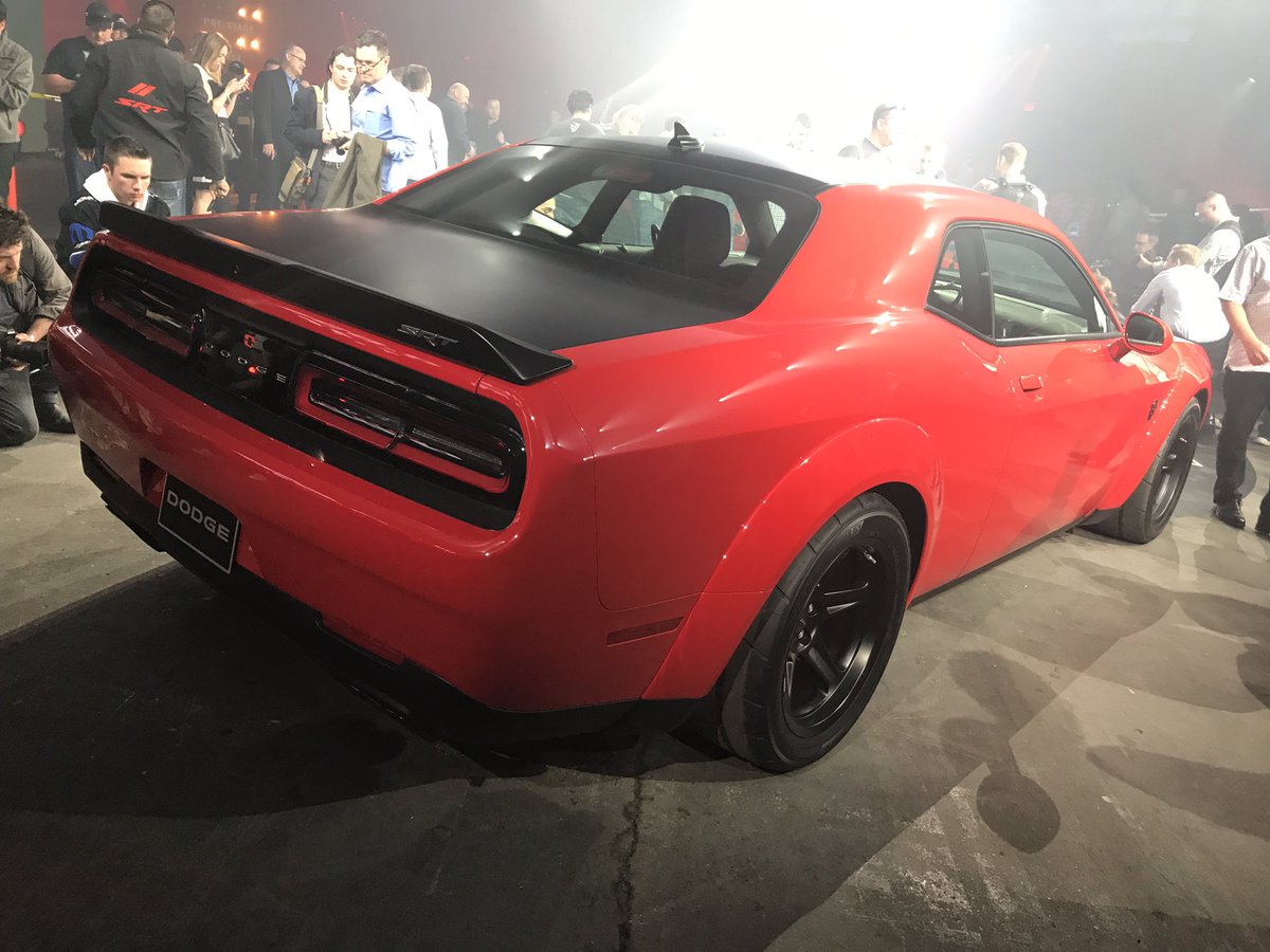 frankymostro's tweet photo. Ahora sí Dodge sacó el demonio que traía dentro 
#Demon.....
840 HP
770 Lbs-pie
0-100 km 2.3
1/4 milla 9.65 😍😈 https://t.co/MwzHSsfioX