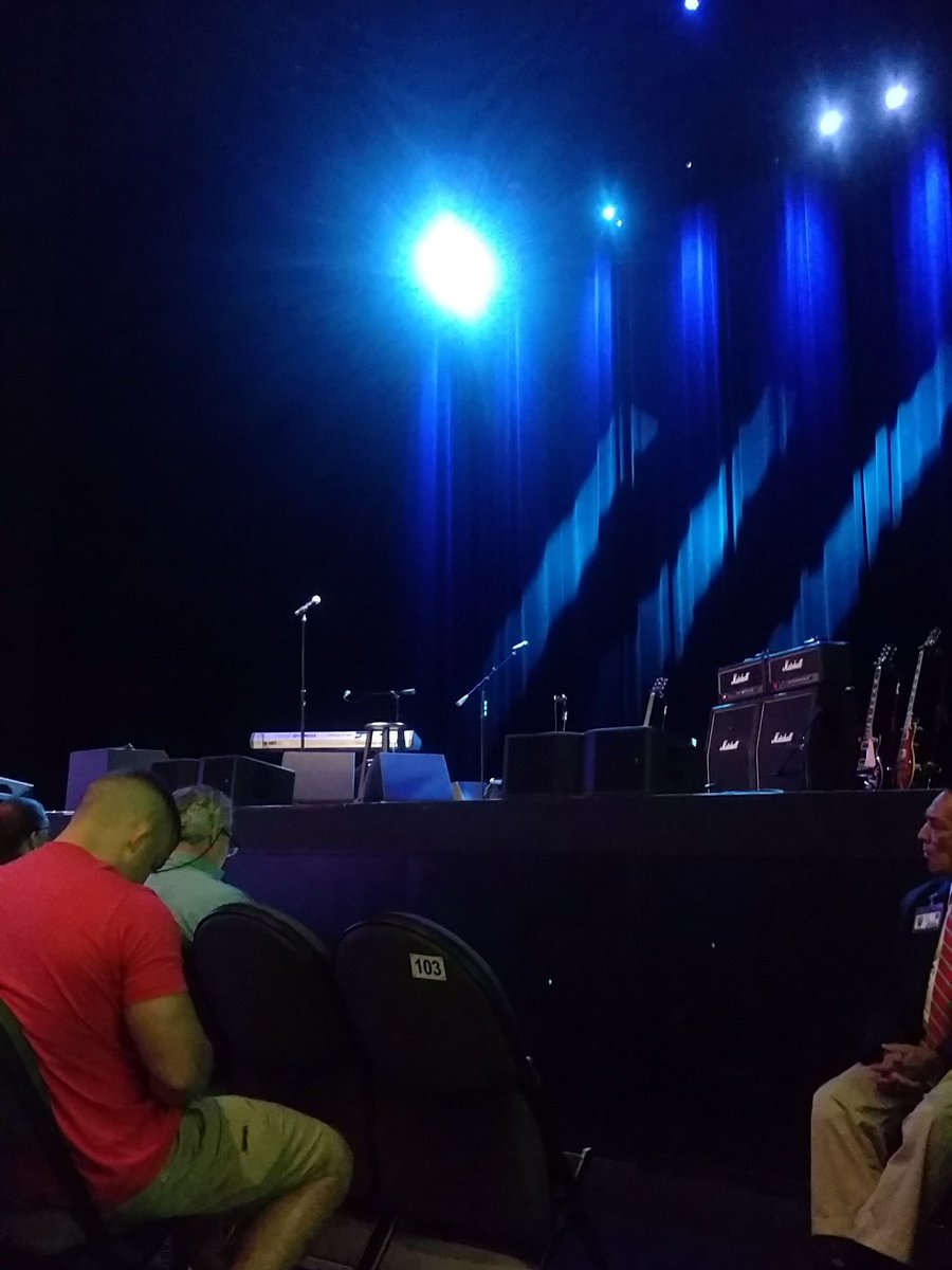 RobDennis10's tweet photo. Ready to see @AdamSandler @RobSchneider @DavidSpade @NickSwardson tonight. Thanks @manderrdanderr for the tickets https://t.co/Y2xKcZlQMT