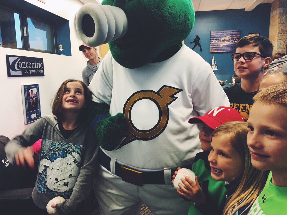 aaronchristense's tweet photo. Thanks for taking us out to the game @ConcentricCorp! @OMAStormChasers https://t.co/YU7BZnbU3d
