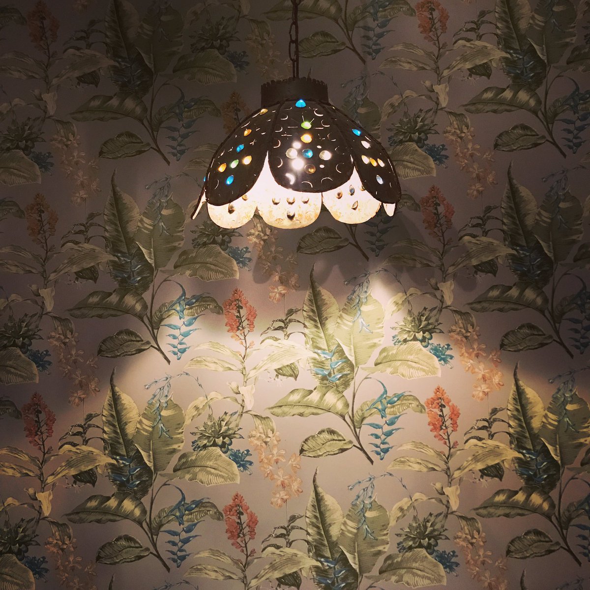 Designing bathrooms that you want to hang out in. #ageoldtrade #jungalowstyle