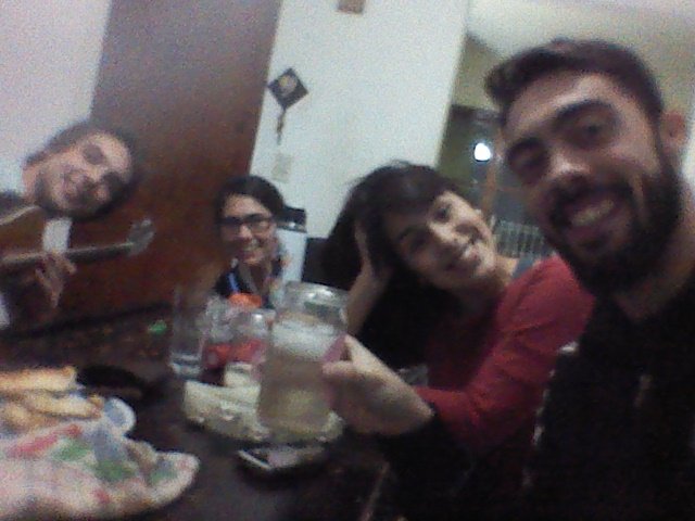 GilesLucia's tweet photo. Con este equipo grabamos mañana la cortina de #FindeTour @LaRedondalp https://t.co/txP9r16dzw
