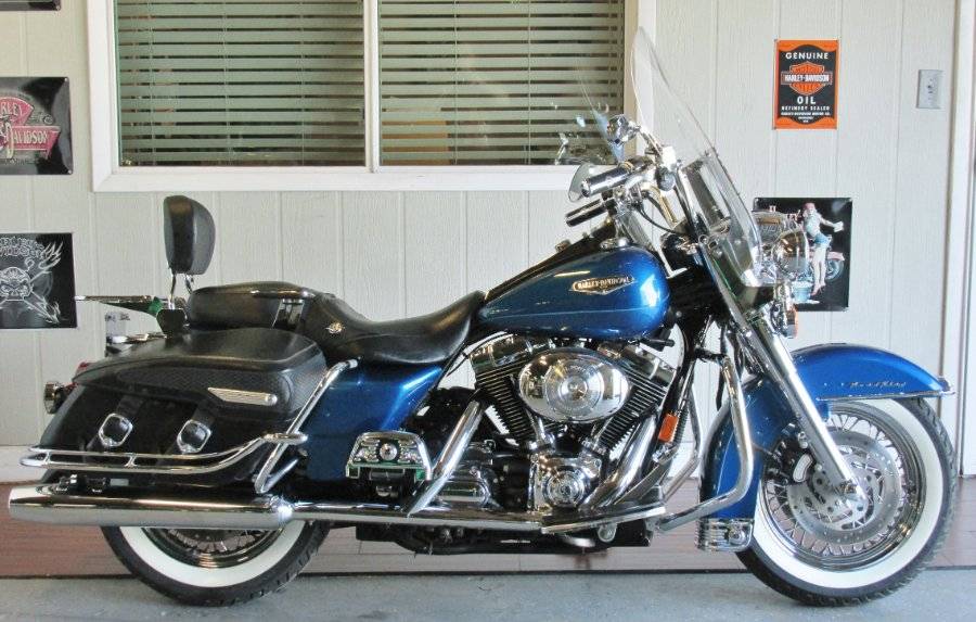 BoatsNCarsLLC's tweet photo. Check out 2006 Harley-Davidson Touring   https://t.co/xKXHmvKSh1 via @eBay https://t.co/vVhKbLveLh
