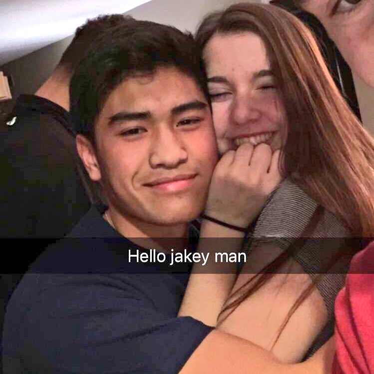 jarq_5's tweet photo. Happy bday laurbaby!! Love ya, v grateful for you ❤️ @xxlaurenhughes #Team_ #ComeandSeeMe #replacement #yellowheart 
#roadtopink #TRIGGERED https://t.co/elWkPLmCEc
