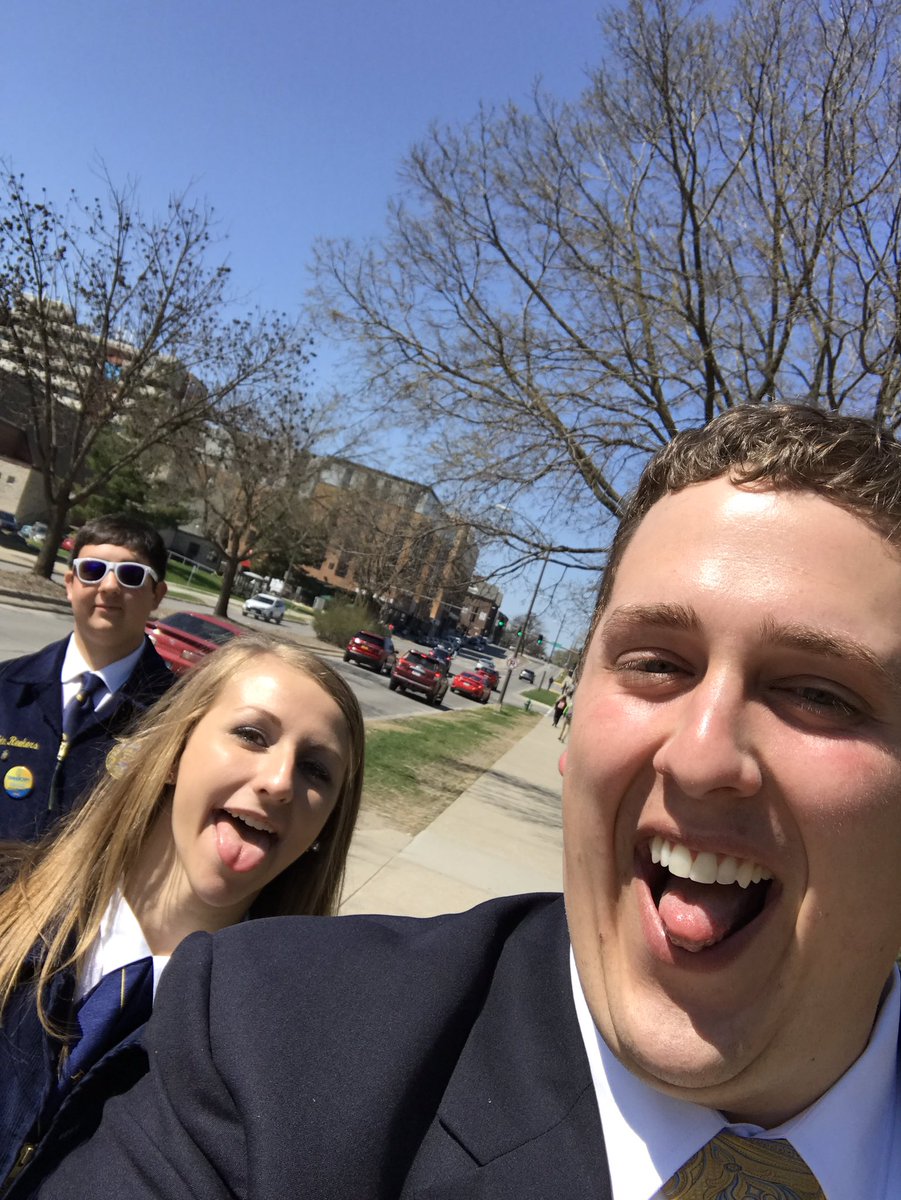 steskildsen's tweet photo. #FFASLC17 .. time to reconnect with advisor friends, watch members succeed, grow and learn &amp; do so on limited sleep #dowhatyoulove #TeachAg https://t.co/bawEflD4rl