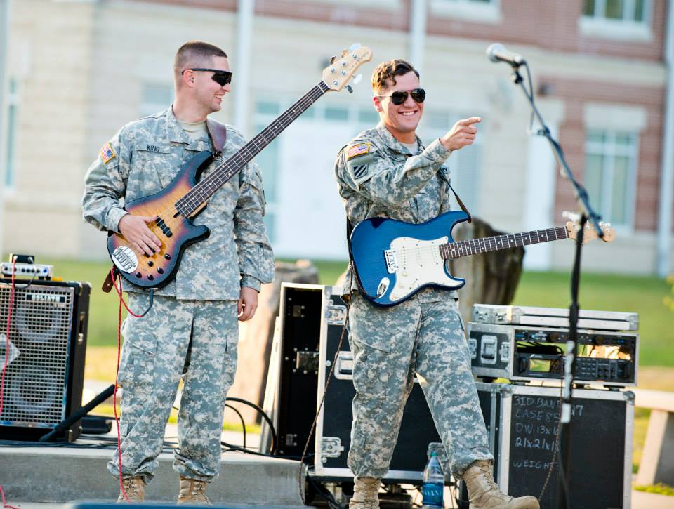 RoryEllisMusic's tweet photo. If I ever run for office, this is how I will point #politician #PointOnPoint 👆🏼 #army #armyband @musician #fender #statocaster #soldier https://t.co/Tju2nSd0ns