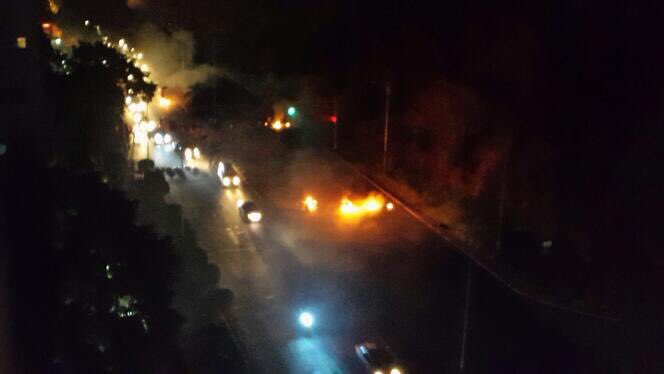 TachiraProtesta's tweet photo. CARACAS AHORA: Fuertes protestas, Cacerolazos y detonaciones en varias zonas de la capital. Tiembla la Dictadura. #11Abr https://t.co/49huUhmvD8