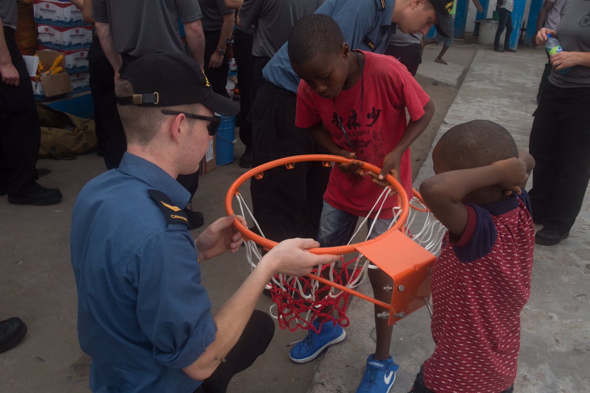Comd_RCN's tweet photo. Reçu éloges de l'ambassadrice du Cda en Côte d’Ivoire, Patricia McCullagh, pr l’excellent travail de ns marins ds les collectivités locales https://t.co/Dxq5Nd30qg