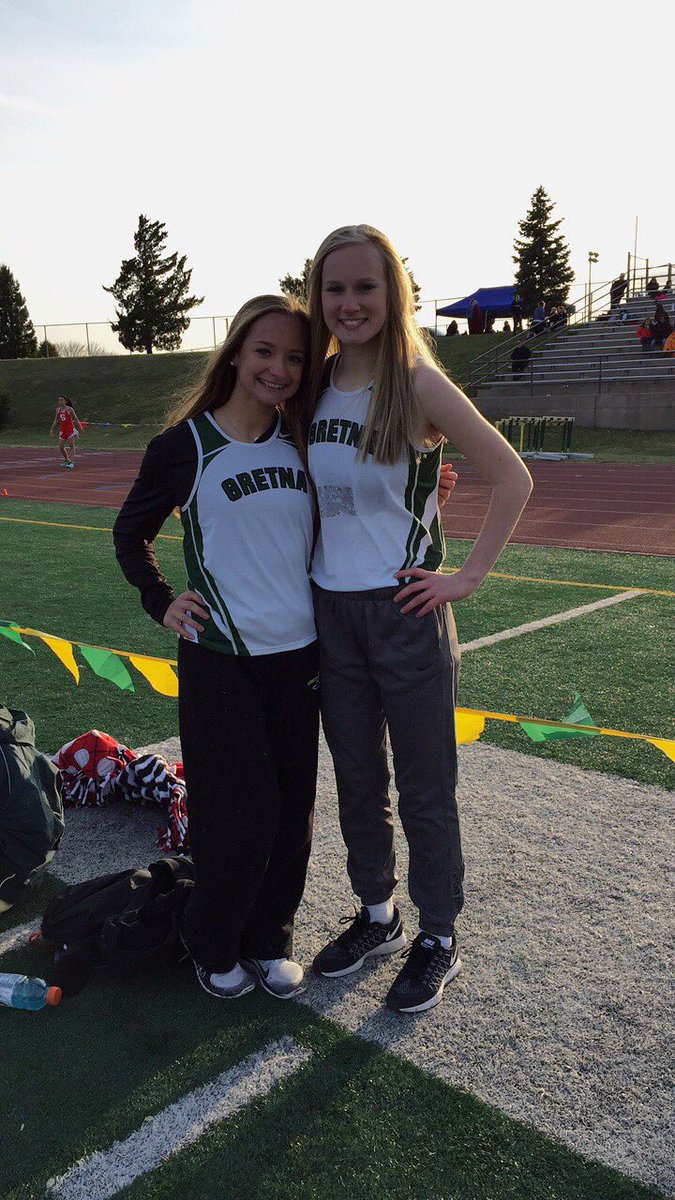 kenedyschaecher's tweet photo. happy bday garce!!! i hope you had a lot of those oatmeal blueberry things and i love our matching spikes๐ #justtrackthings https://t.co/dor0xLcZNW