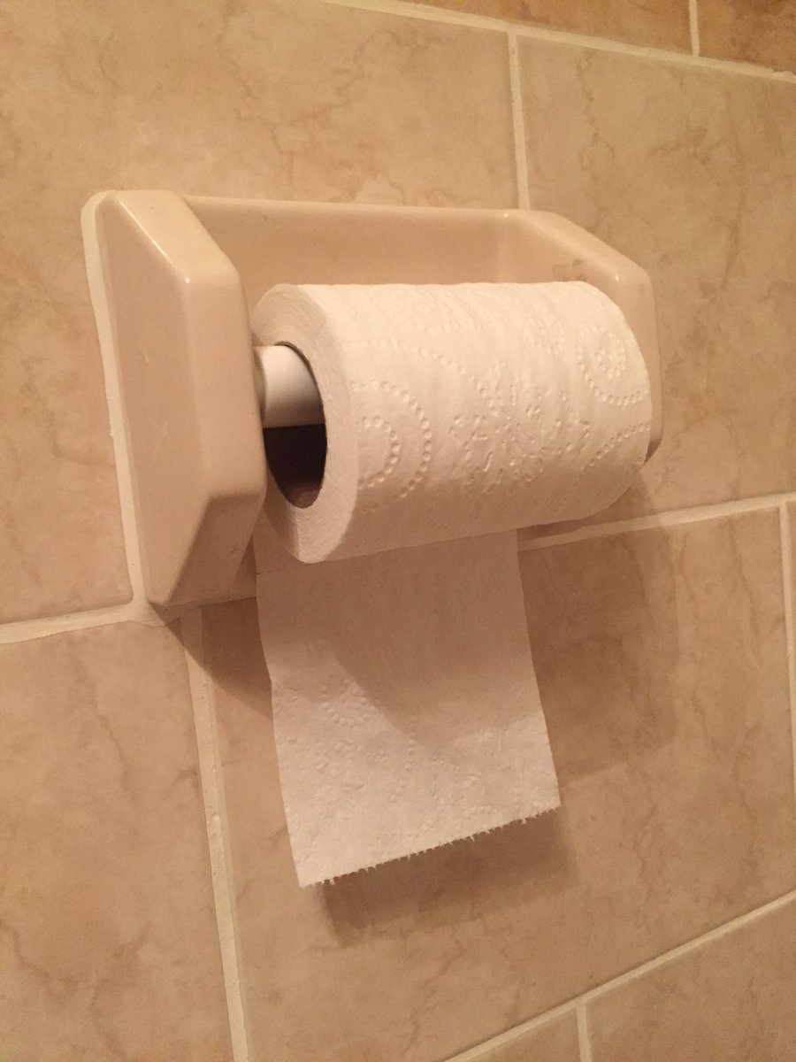kelrdrgz's tweet photo. It's hard not to think you're evil if you put your toilet paper like this https://t.co/hSCZRQQXgy