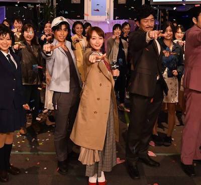 O Xrhsths 吉岡里帆boy Sto Twitter コナンで枚本未来子の声を担当 している里帆さん 宮川大輔さんとコナン君と キャストのみなさんとの2枚 真実はいつもひとつ O Xrhsths 吉岡里帆boy Sto Twitter コナンで枚本未来子の声を担当 している里帆さん 宮川大輔さんとコナン君と キャストのみなさんとの2枚 真実はいつもひとつ