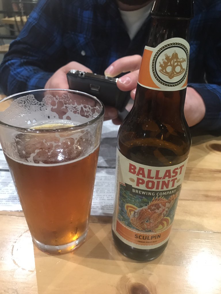 alihkincaid's tweet photo. Can you say double fisting? #boothsummit https://t.co/rKiDxBOLLi