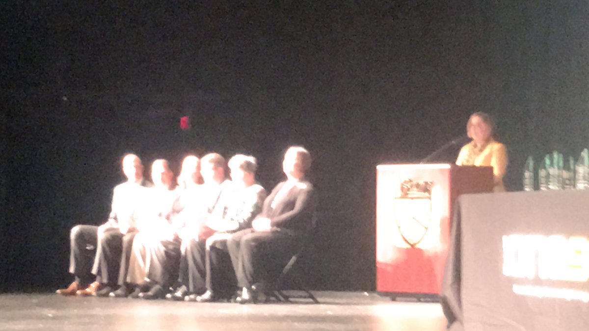 Sahro_Abdullahi's tweet photo. Awosome celebration with awesome team 👏🏽 thanks teammates 🎉 here Some more pic from the Community of Excellence Award @ISD191 #one191 https://t.co/FIeDK5W5vu