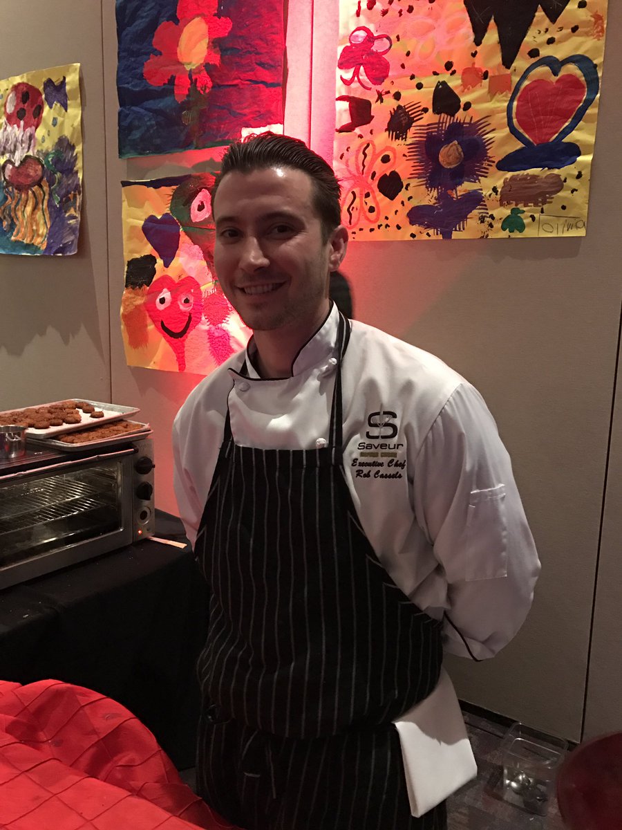 LALimoVictoria's tweet image. People's Choice Award goes to Chef Cassels of @SaveurResto!! 2nd year in a row! #colouryourpalate @arts_reach